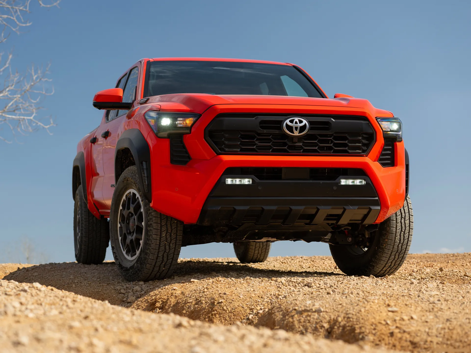 Toyota Tacoma i-FORCE MAX TRD Off-Road (2024)