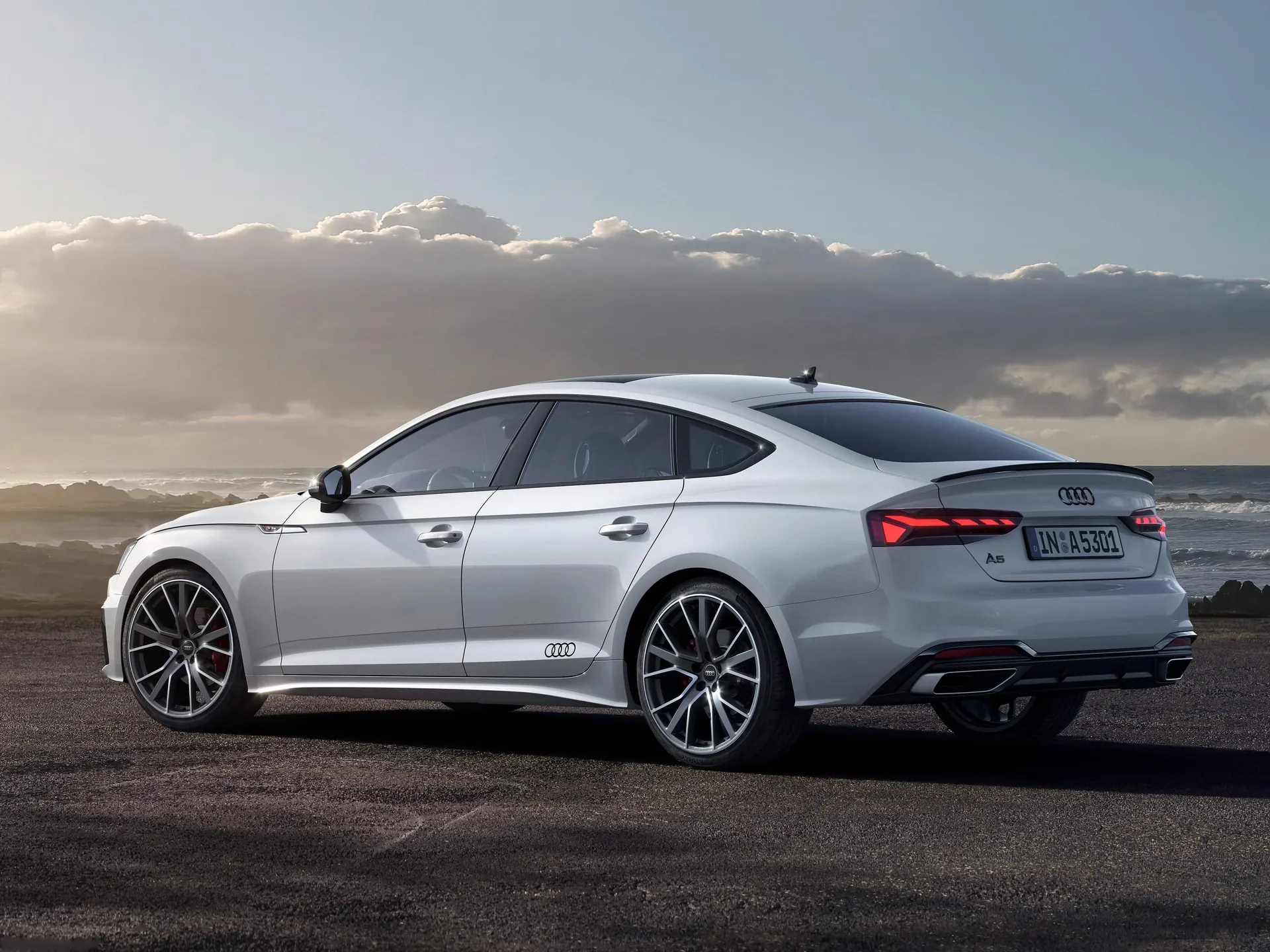 Audi A5 Sportback S line competition plus (2022) - Rear Three-Quarter