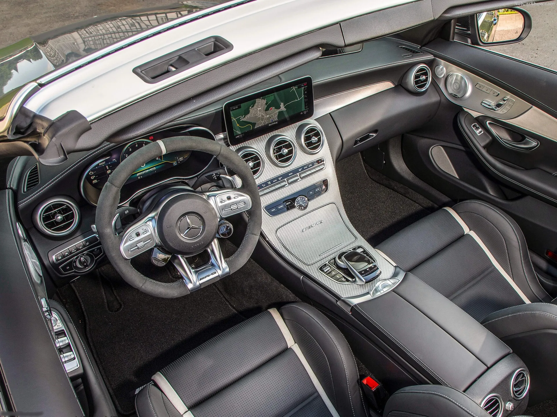 Mercedes-Benz C63 S AMG Cabriolet (2019) - Interior
