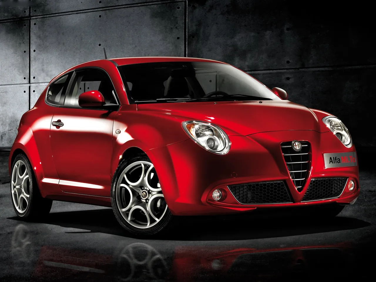 Alfa Romeo Mi.To (2009) - Front Three-Quarter