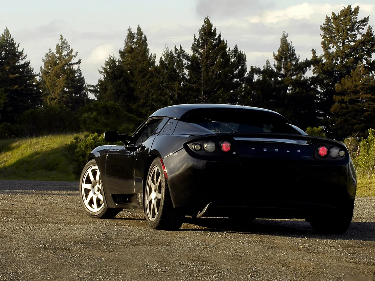 Tesla Roadster (2008) – zadní tříčtvrteční pohled