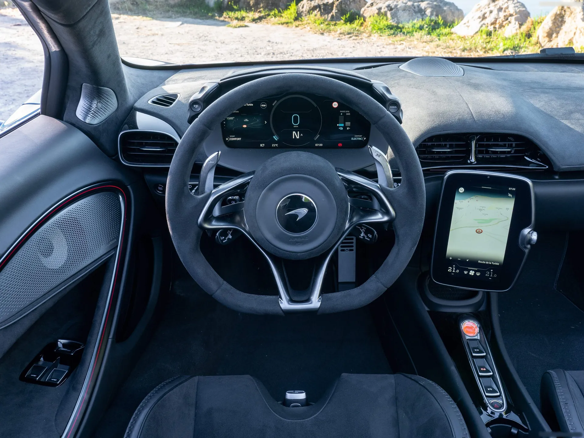 McLaren Artura Spider (2025) – interiér