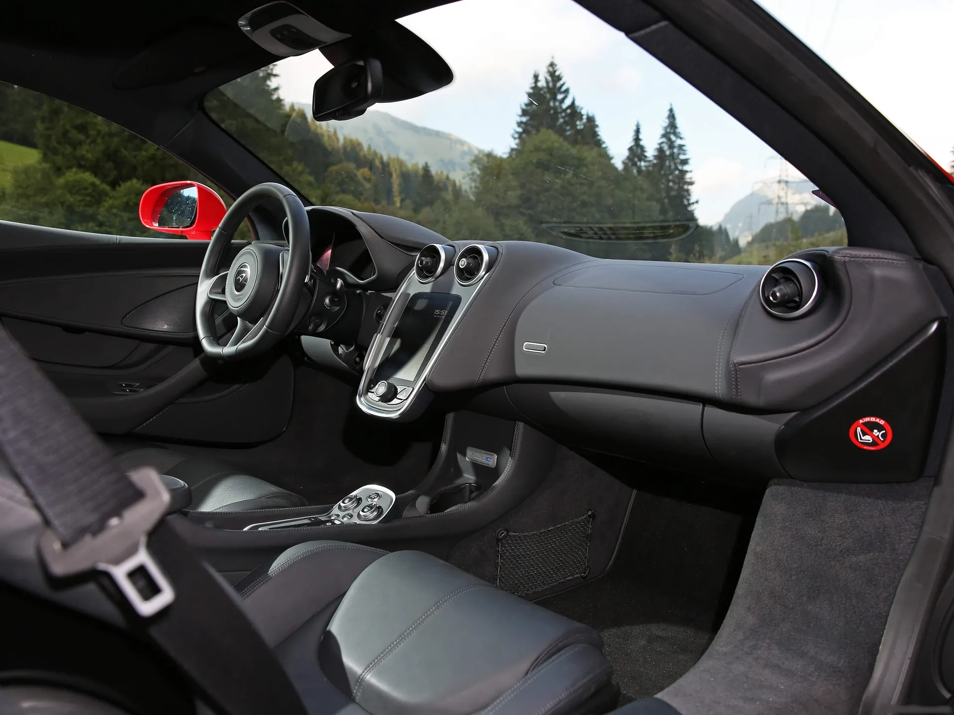 McLaren 540C Coupe (2016) – interiér