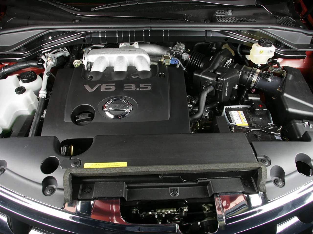 Nissan Murano (2005) – motorový prostor