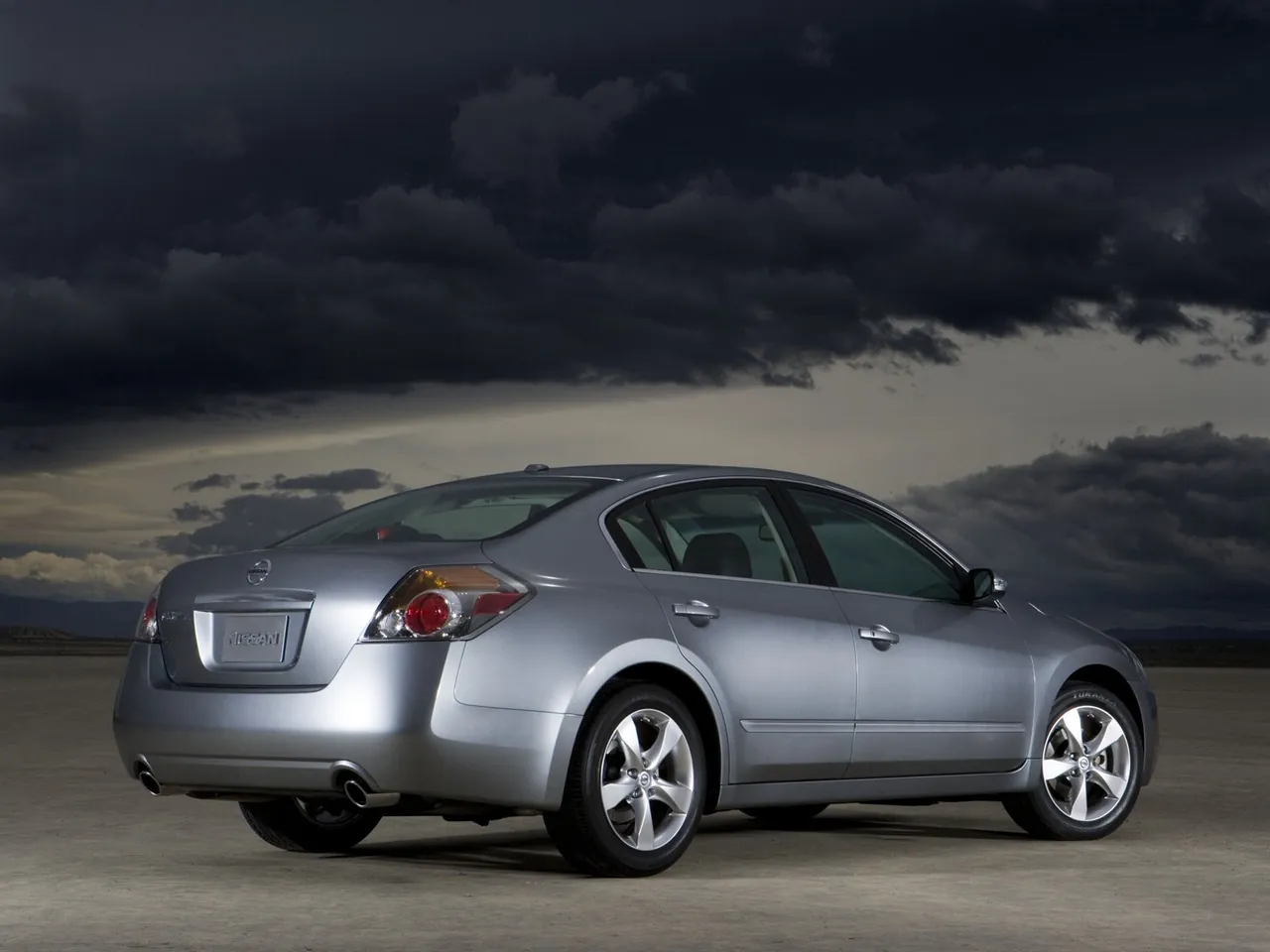 Nissan Altima (2007) – zadní tříčtvrteční pohled