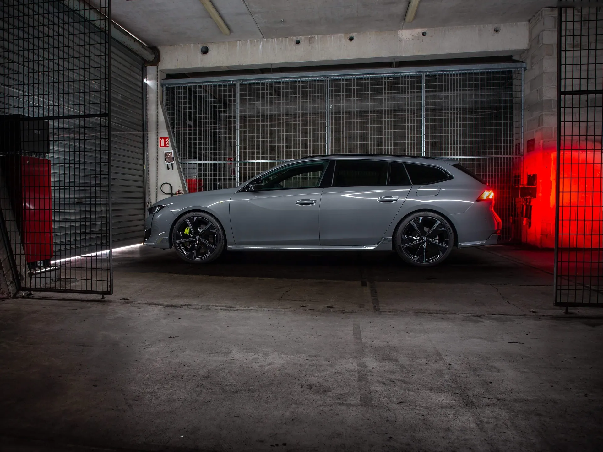 Peugeot 508 SW PSE (2021) - Side Profile