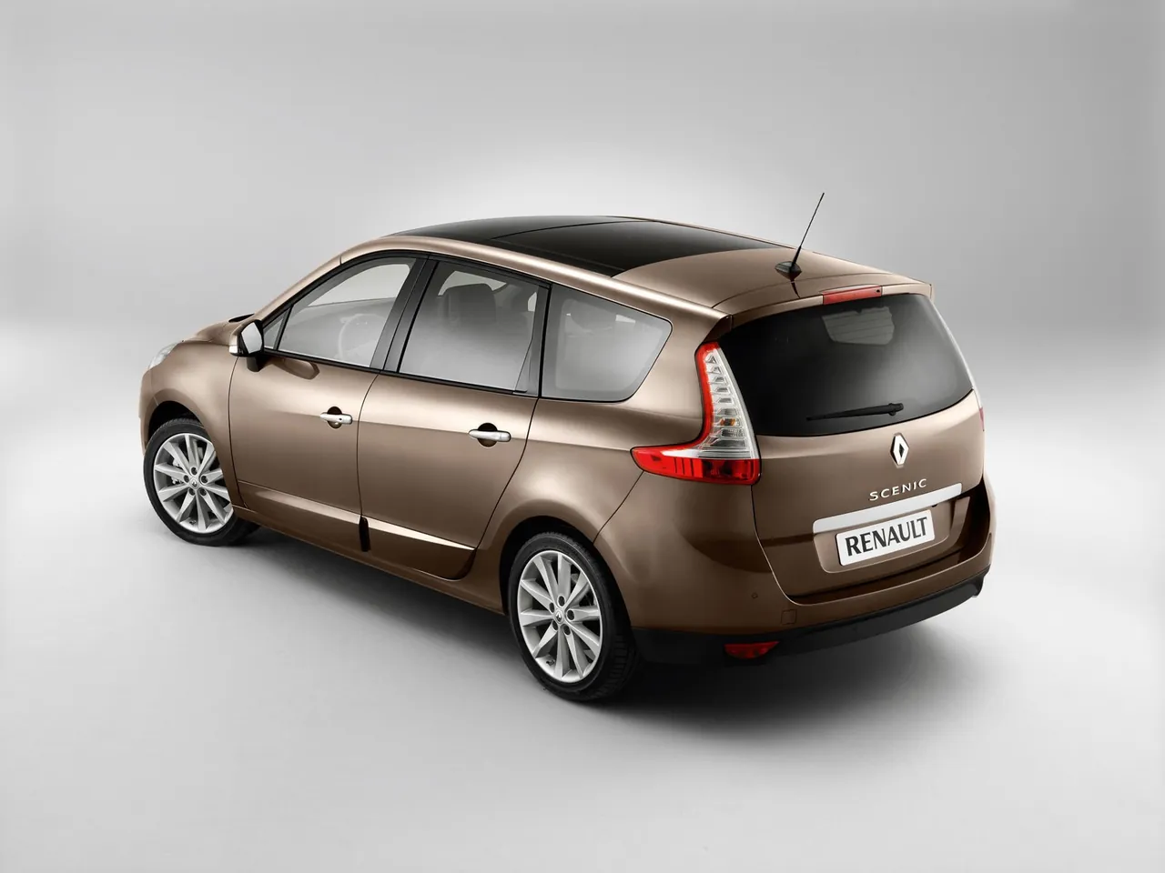 Renault Grand Scenic (2010) – zadní tříčtvrteční pohled