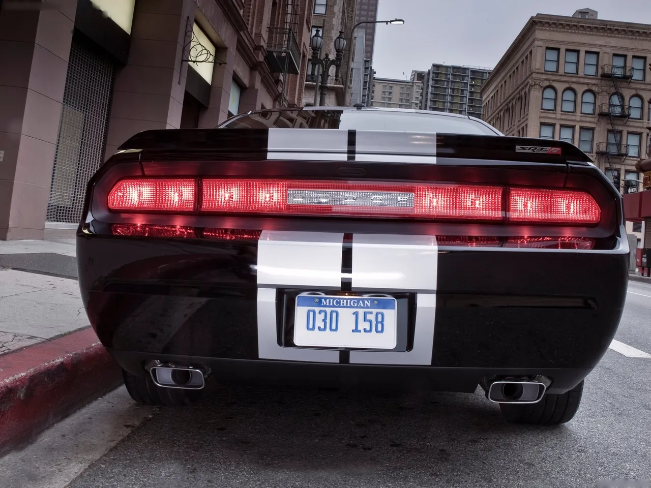 Dodge Challenger SRT8 392 (2012) – zezadu