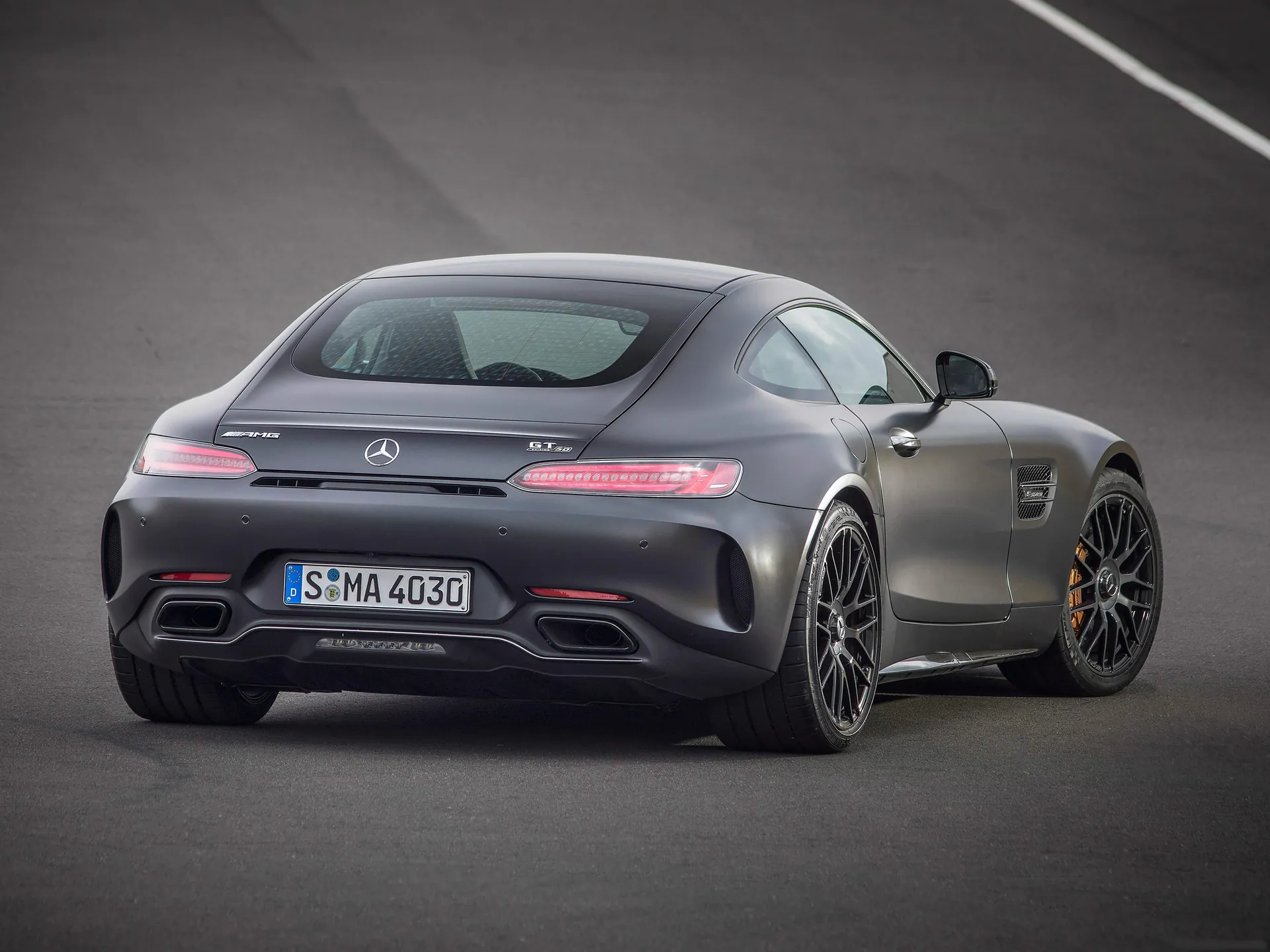Mercedes-Benz AMG GT C Edition 50 (2018) – zadní tříčtvrteční pohled