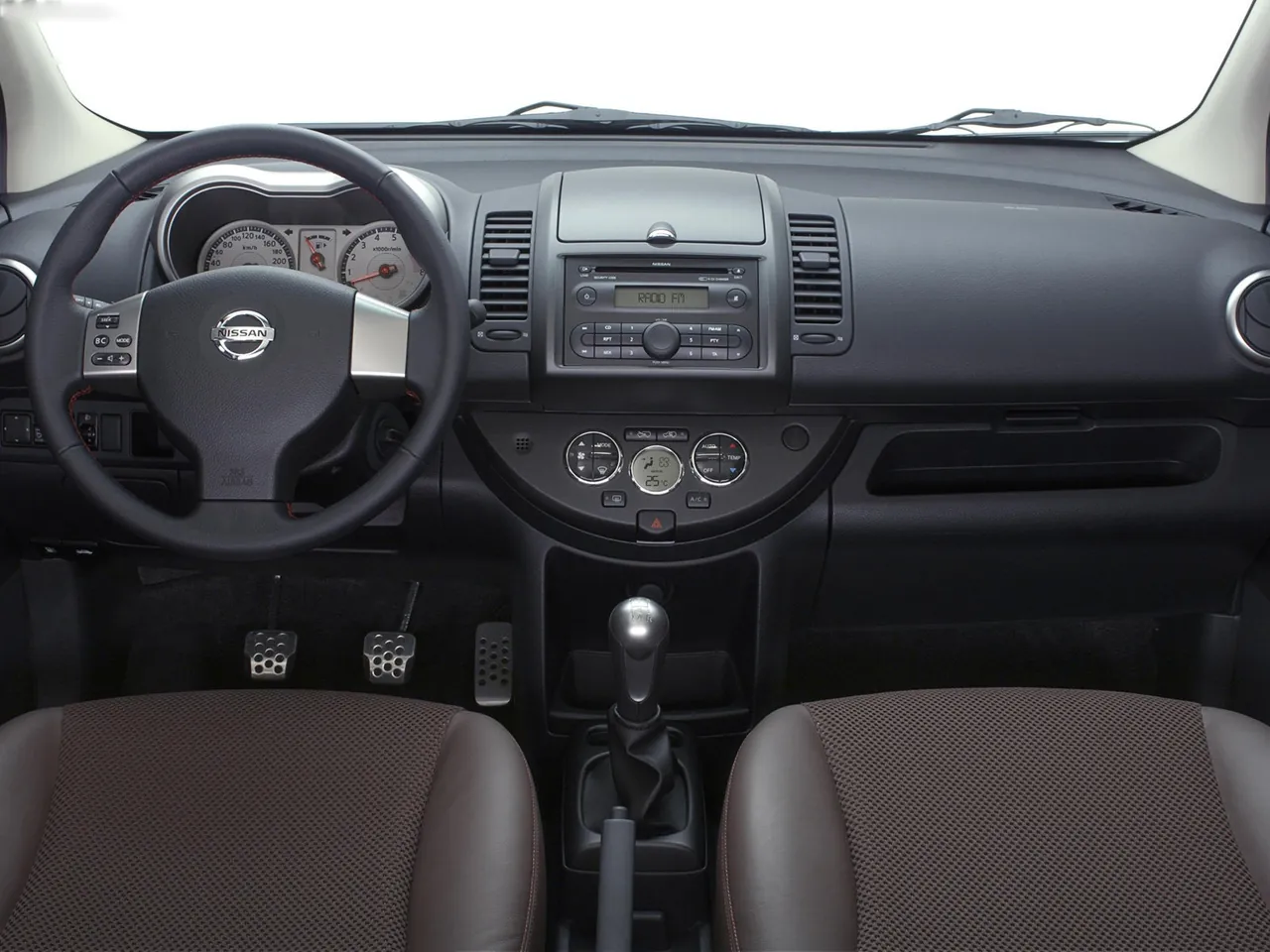 Nissan Note (2006) – interiér