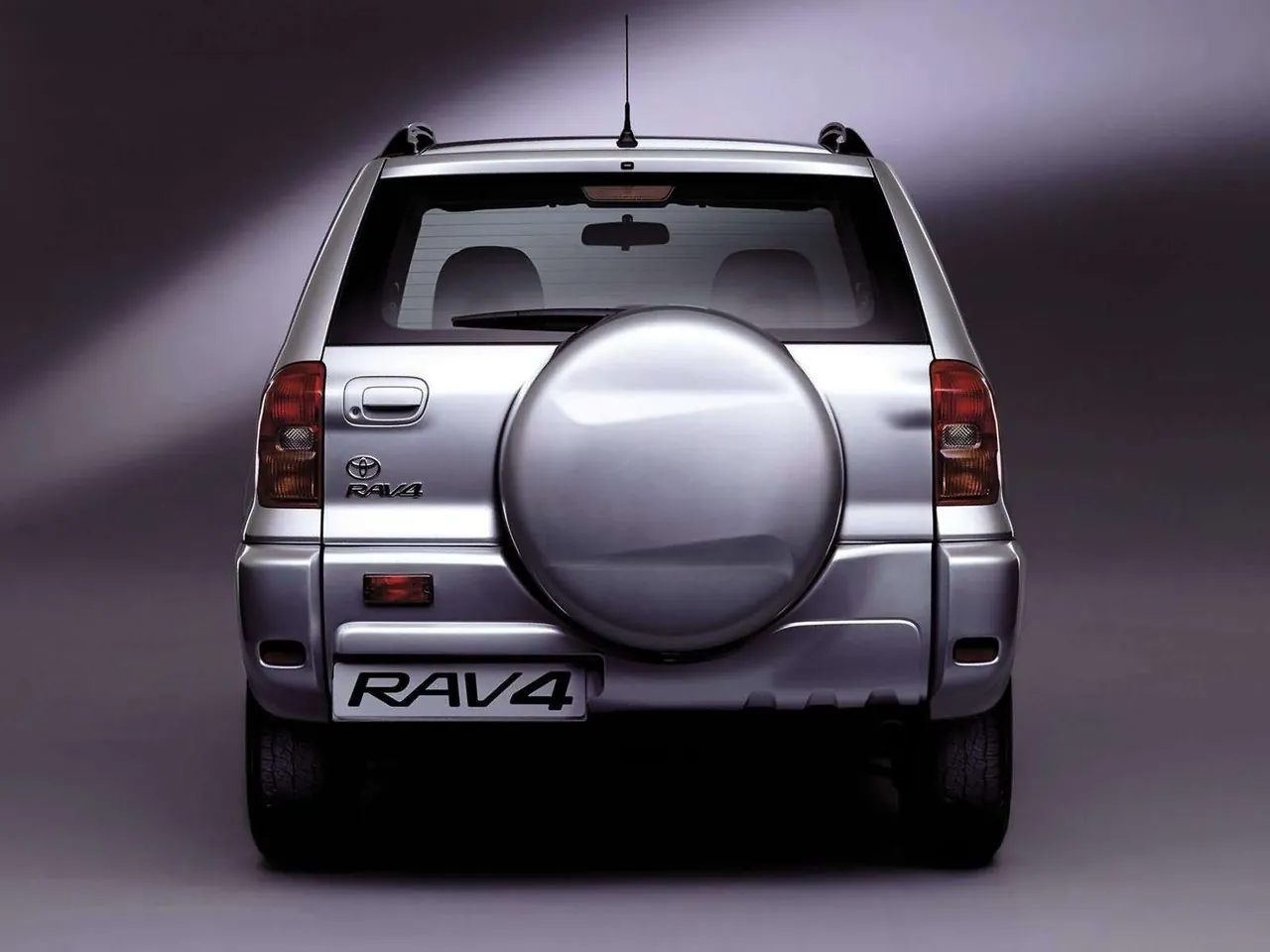 Toyota RAV4 (2003) – zezadu
