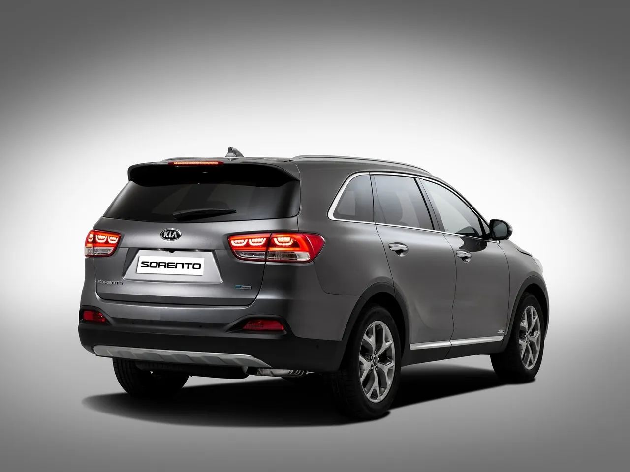 Kia Sorento (2015) – zadní tříčtvrteční pohled