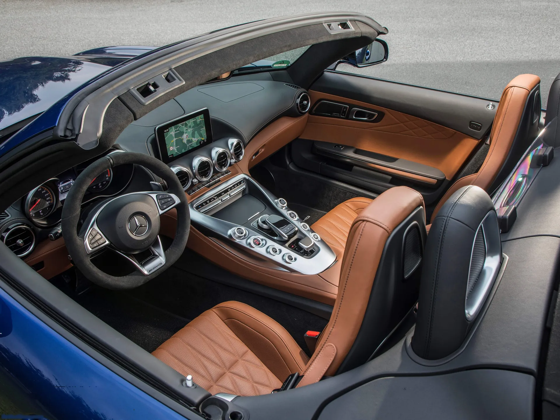 Mercedes-Benz AMG GT Roadster (2017) - Interior