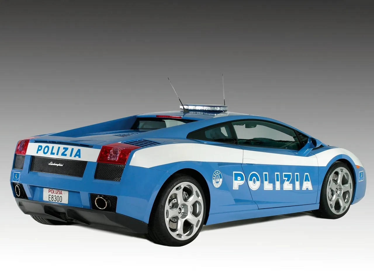 Lamborghini Gallardo Police Car (2004) – zadní tříčtvrteční pohled