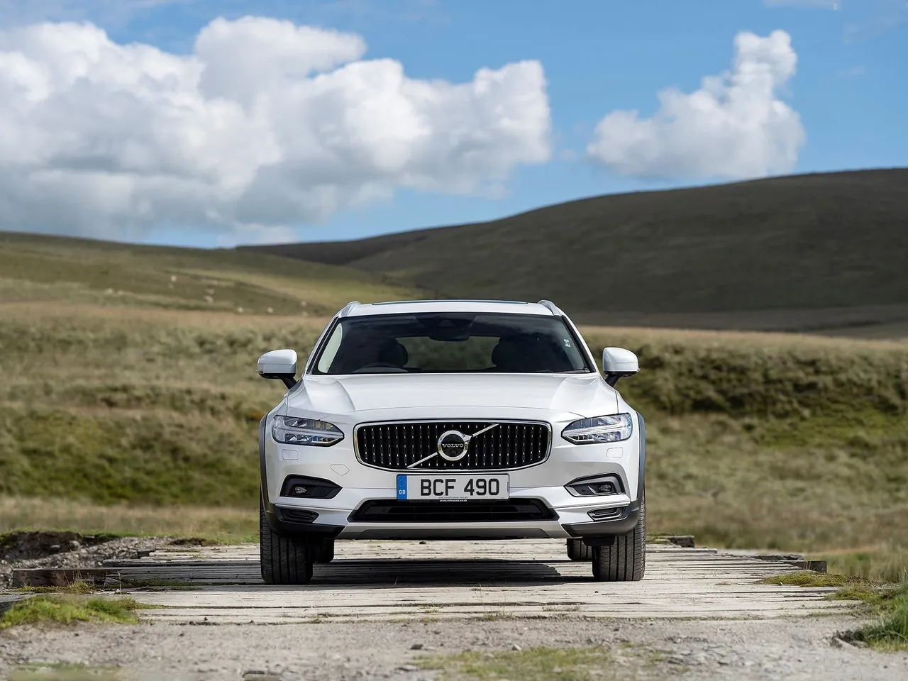 Volvo V90 Cross Country (2020) – zepředu