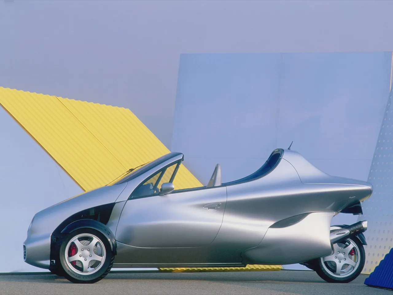 Mercedes-Benz F 300 Concept (1997) - Side Profile