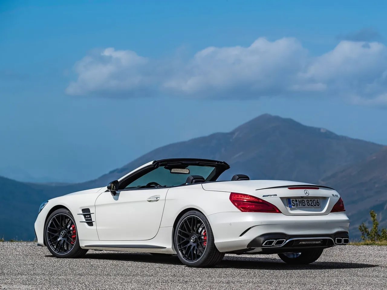 Mercedes-Benz SL63 AMG (2017) - Rear Three-Quarter