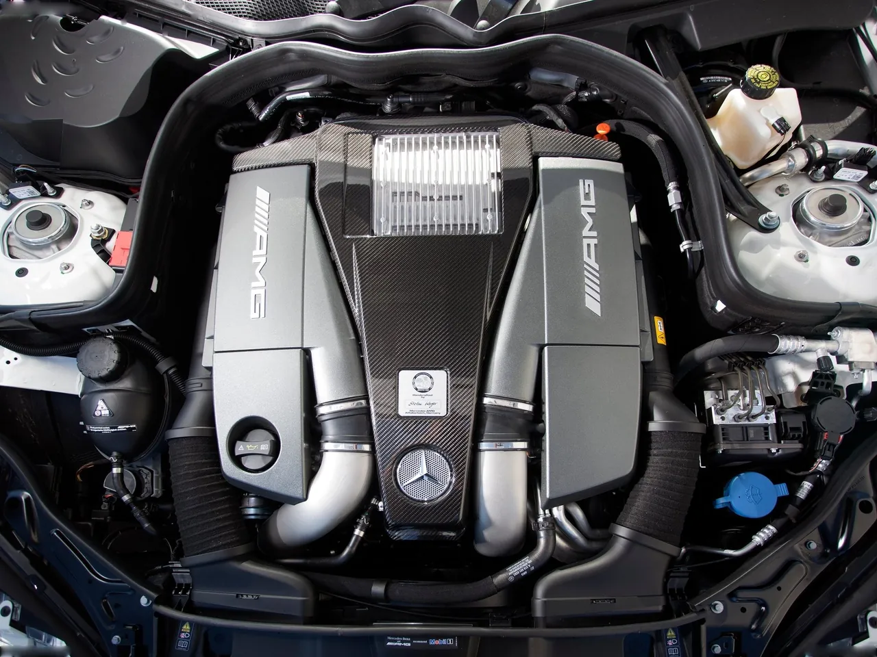 Mercedes-Benz E63 AMG Wagon (2012) - Engine Bay