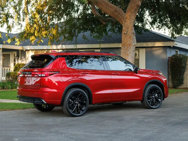Nissan Rogue Plug-in Hybrid (2026)
