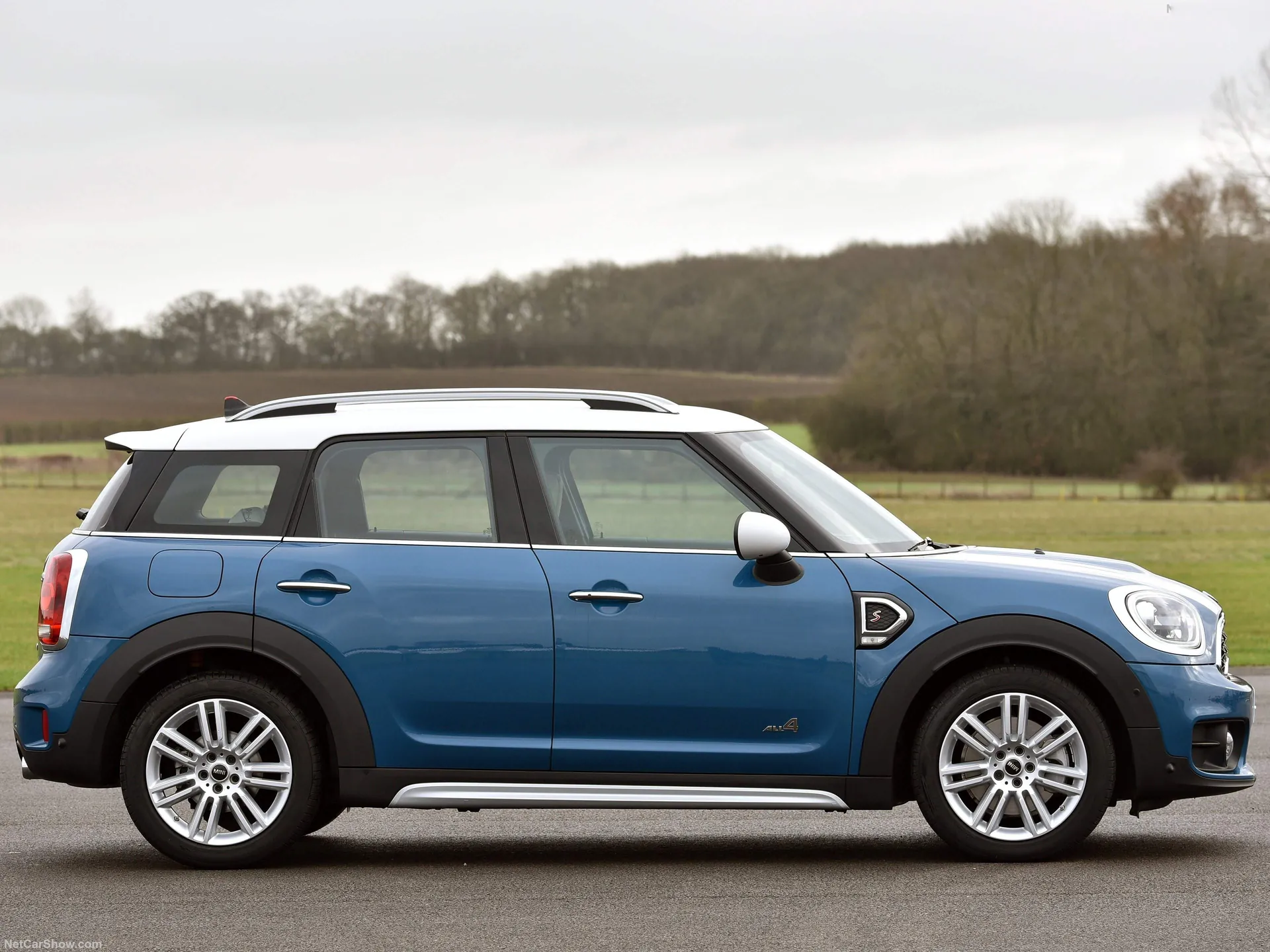 Mini Countryman Cooper S ALL4 (2017) - Side Profile
