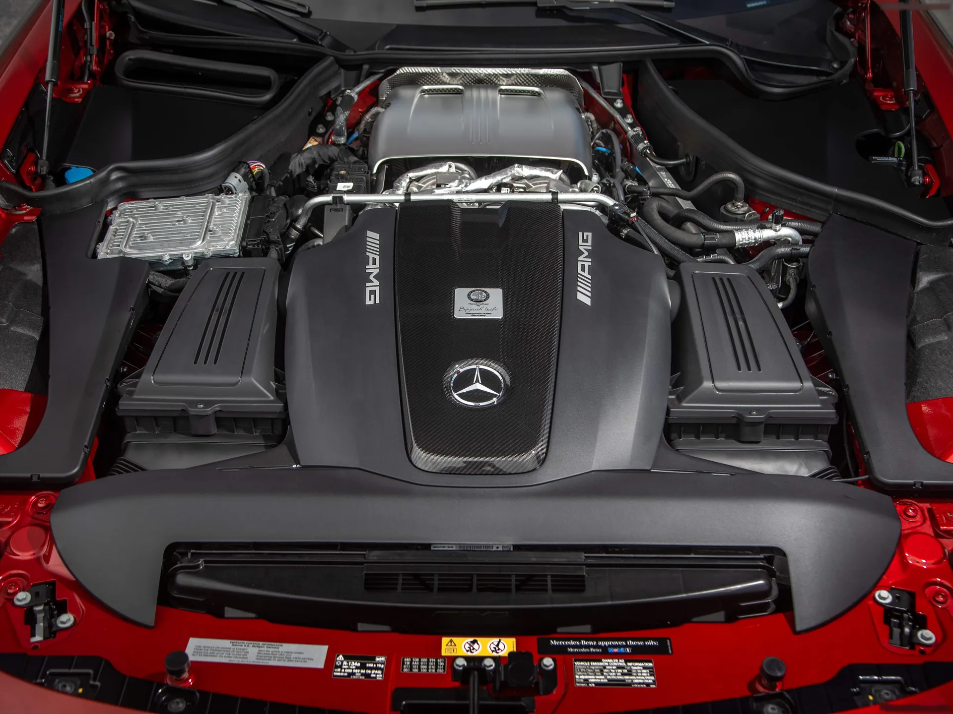 Mercedes-Benz AMG GT C (2020) - Engine Bay