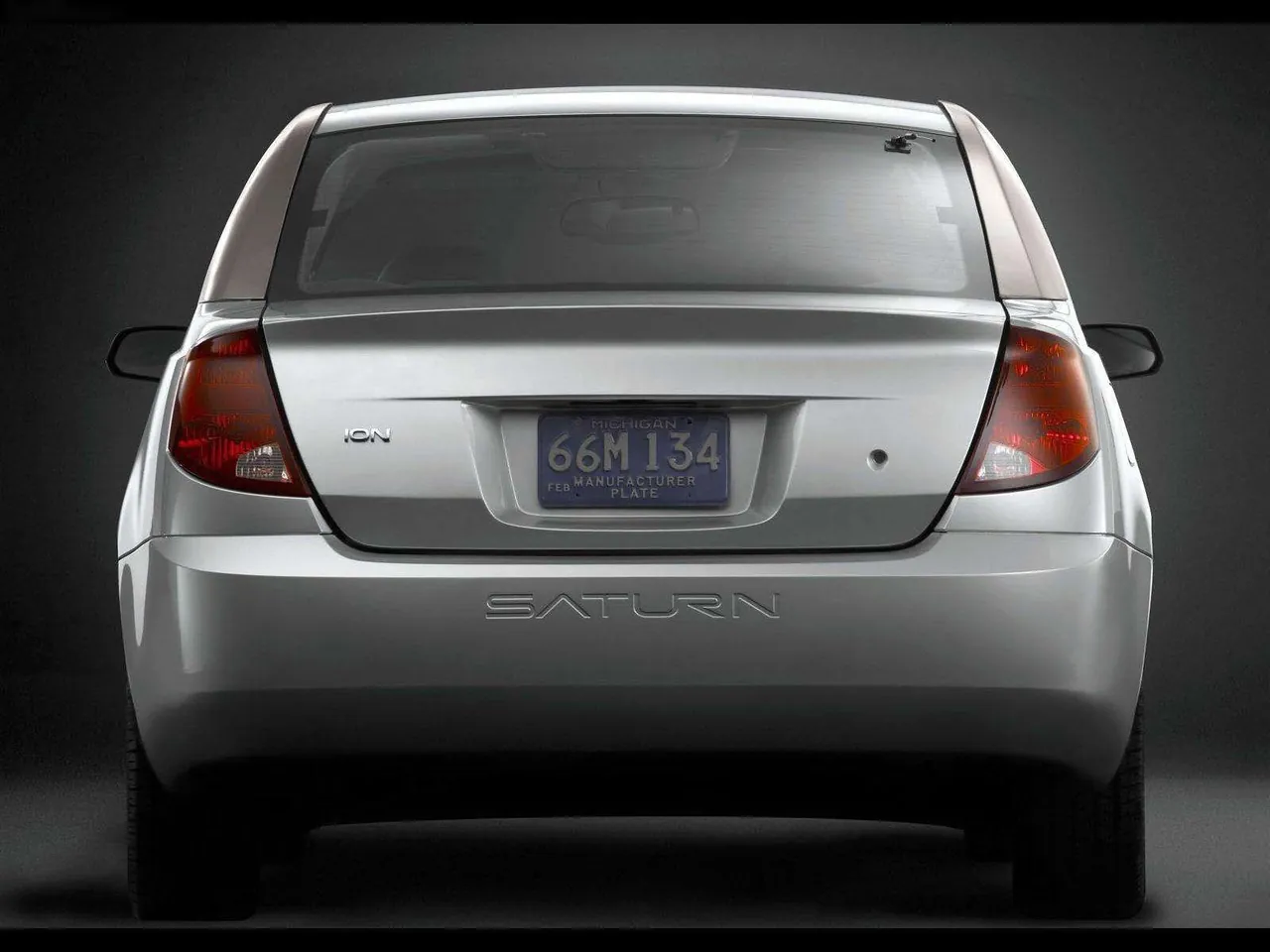 Saturn ION Sedan (2003) – zezadu