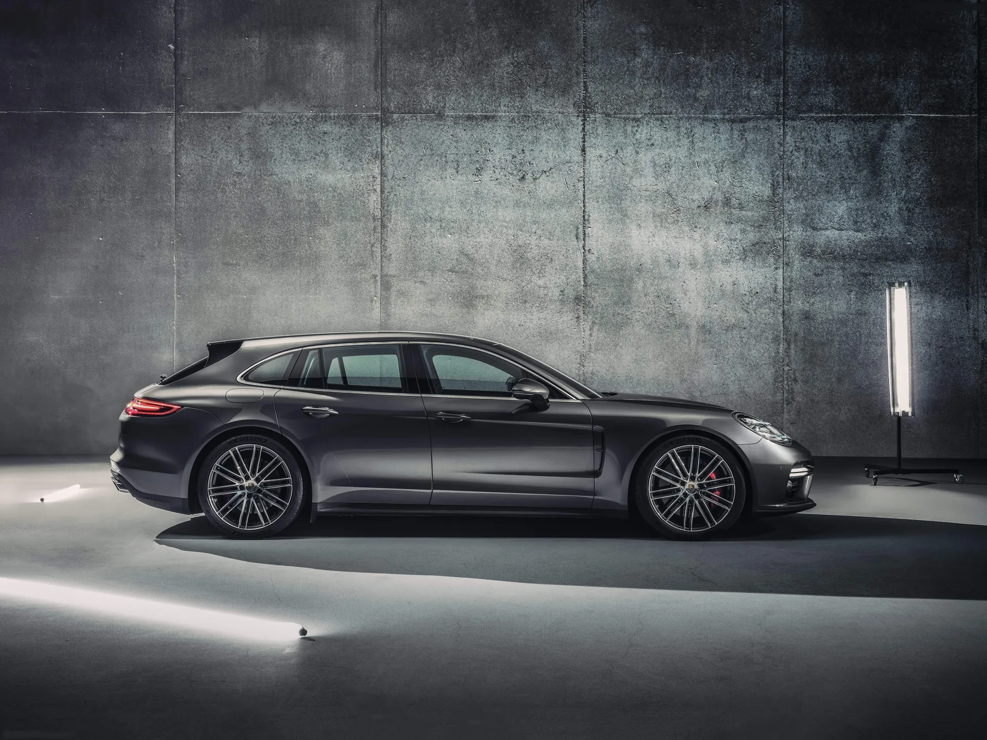 Porsche Panamera Sport Turismo (2018) – boční profil
