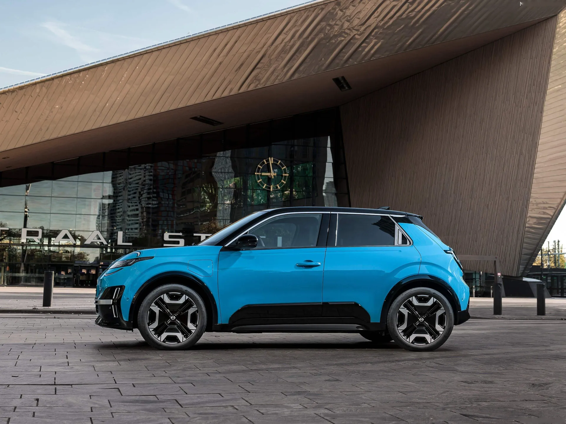 Nissan Micra EV (2026) – boční profil