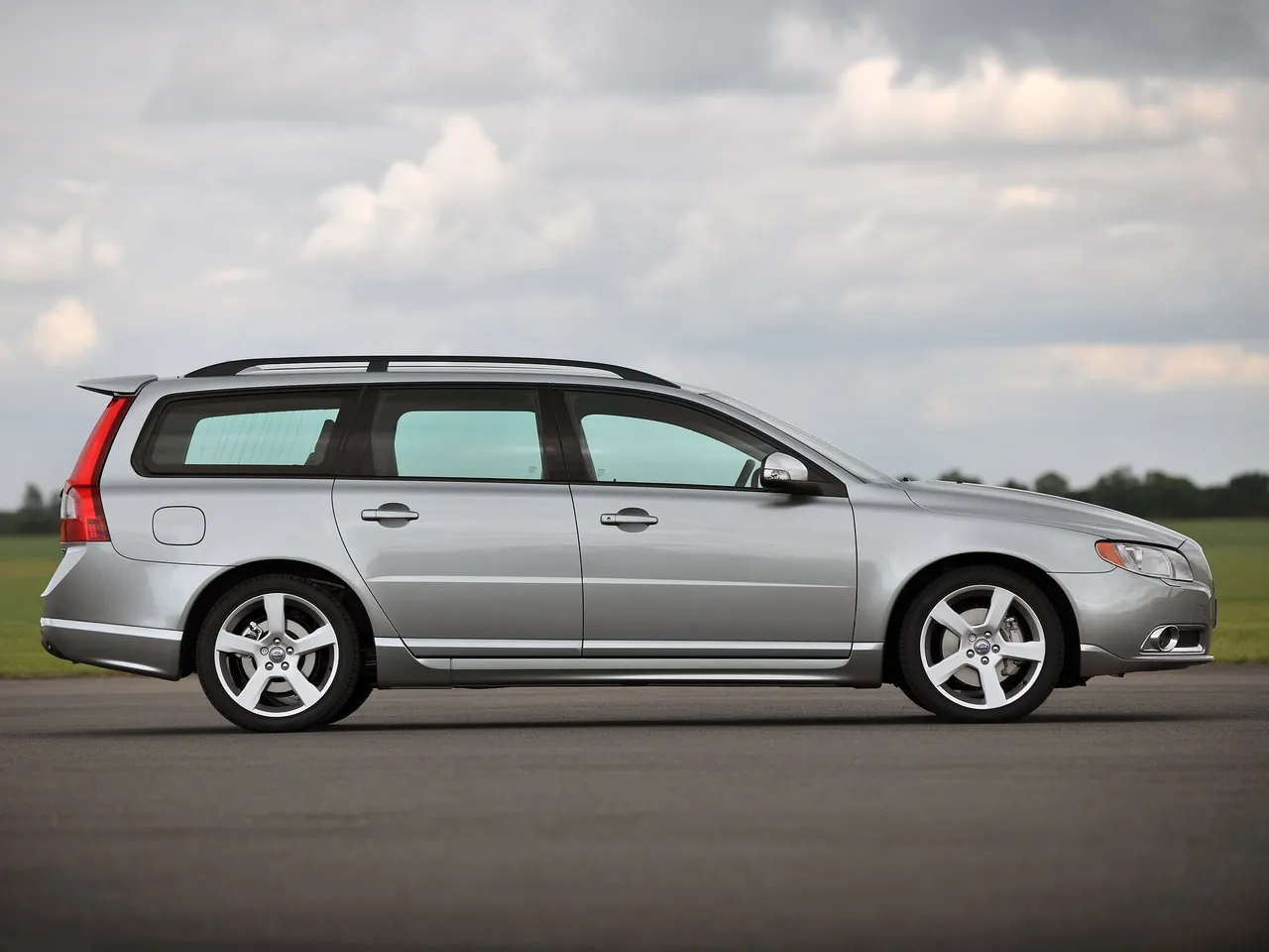 Volvo V70 R-Design (2008) – boční profil
