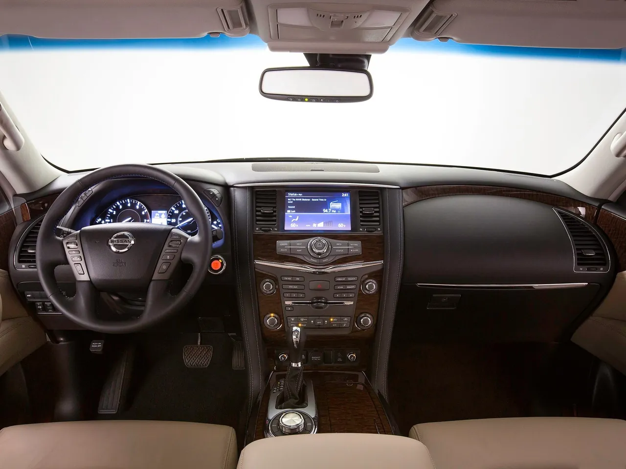 Nissan Armada (2017) – interiér
