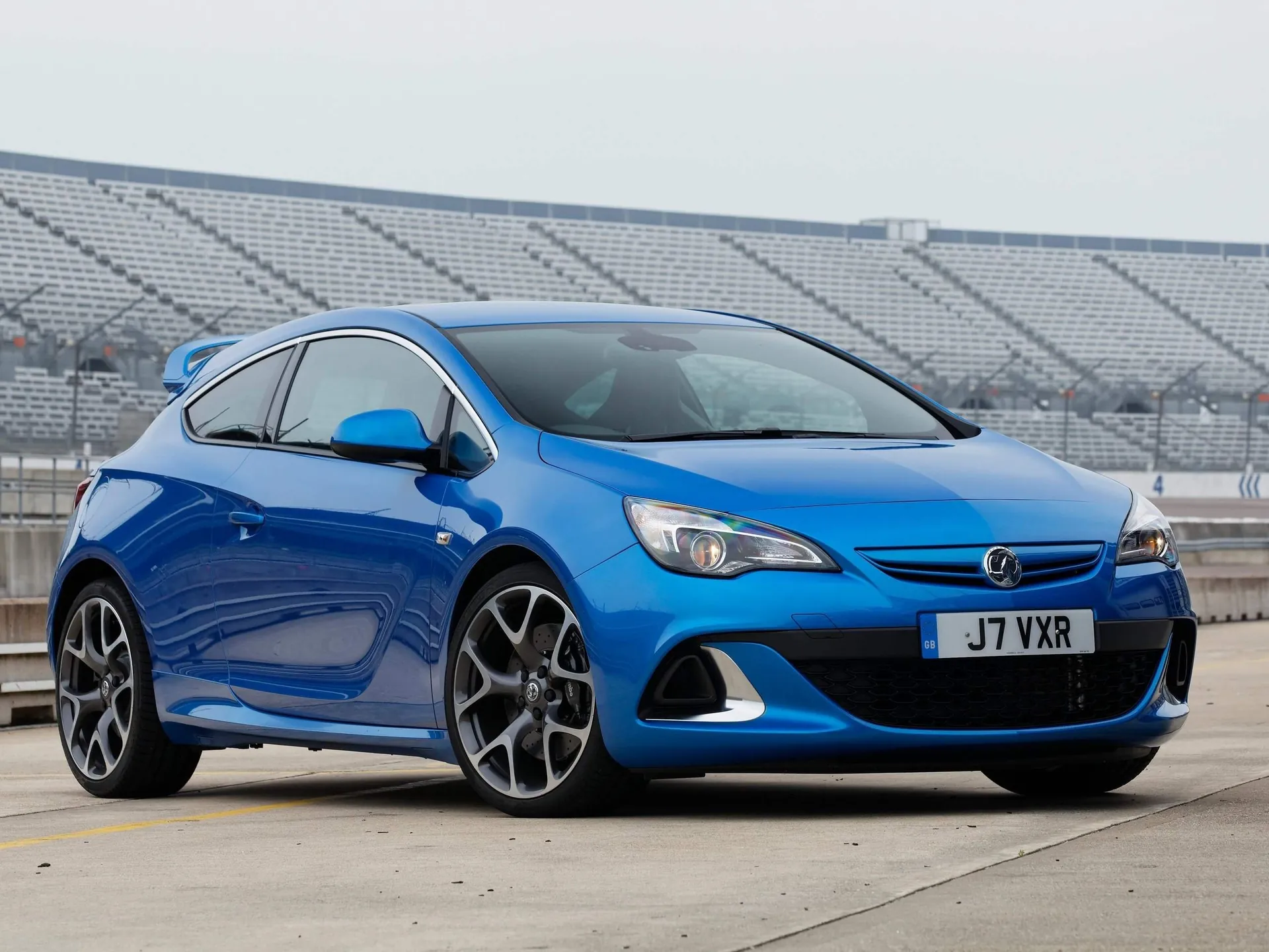 Vauxhall Astra VXR (2013)