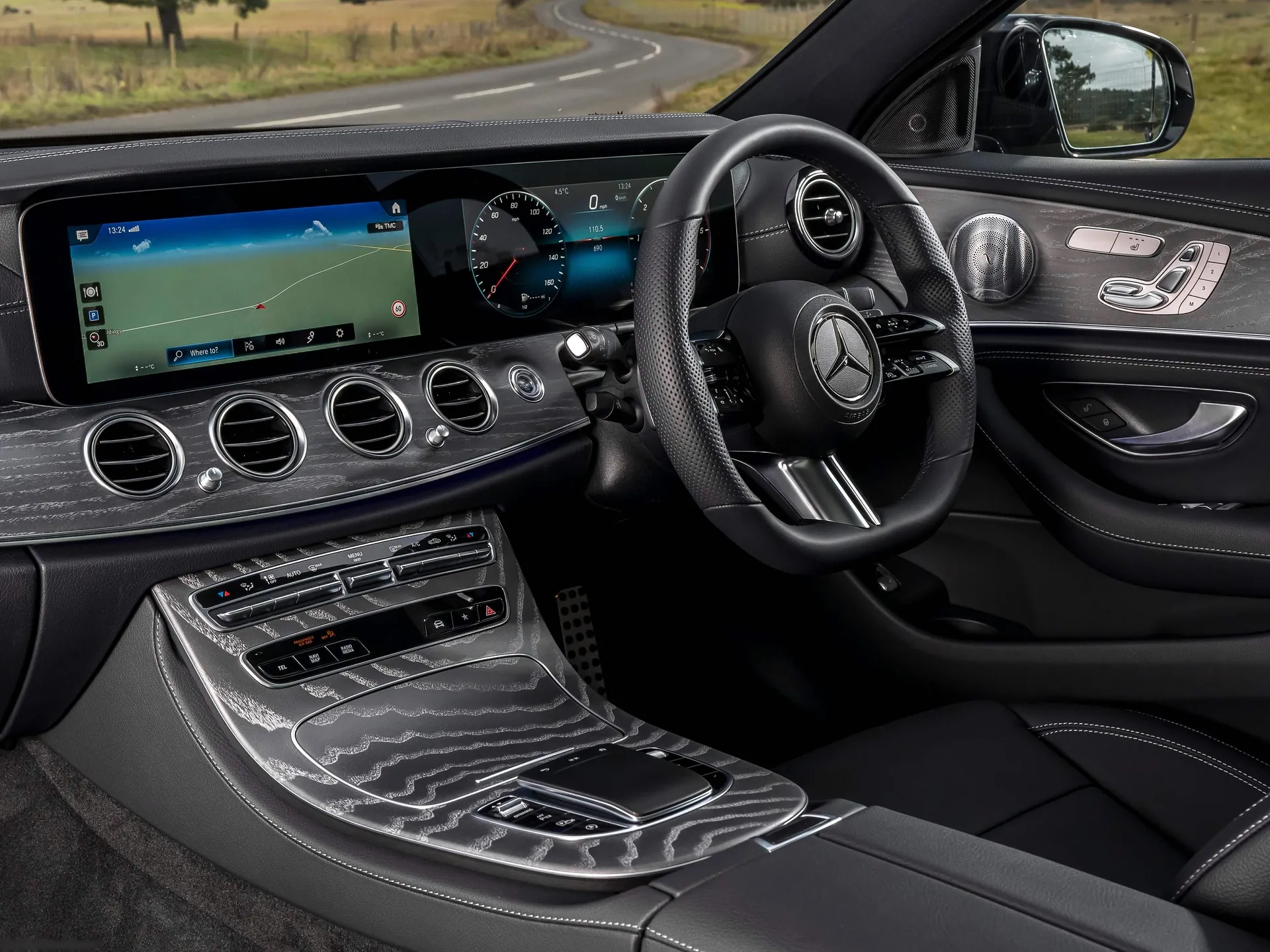 Mercedes-Benz E-Class [UK] (2021) - Interior