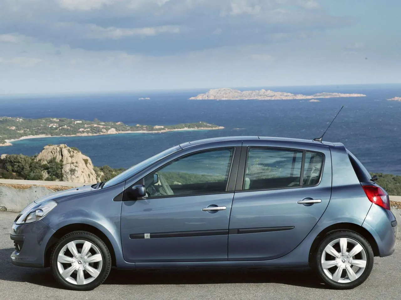 Renault Clio III 5door (2005) – boční profil