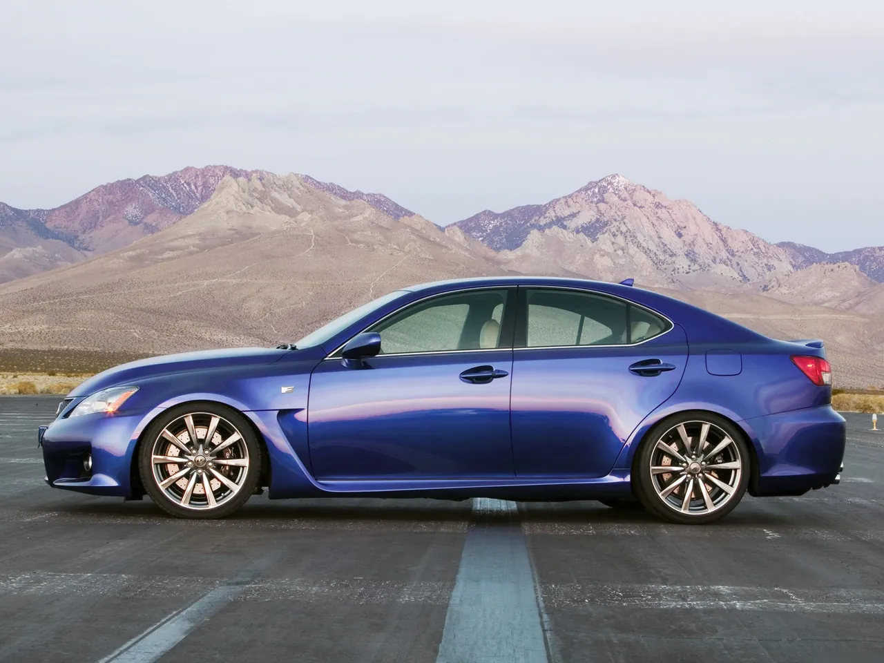 Lexus IS-F (2008) – boční profil