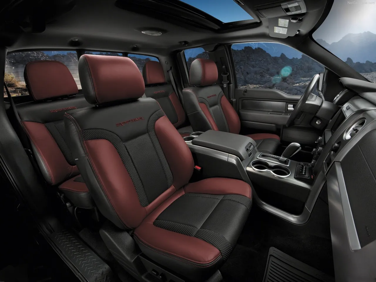 Ford F-150 SVT Raptor Special Edition (2014) – interiér