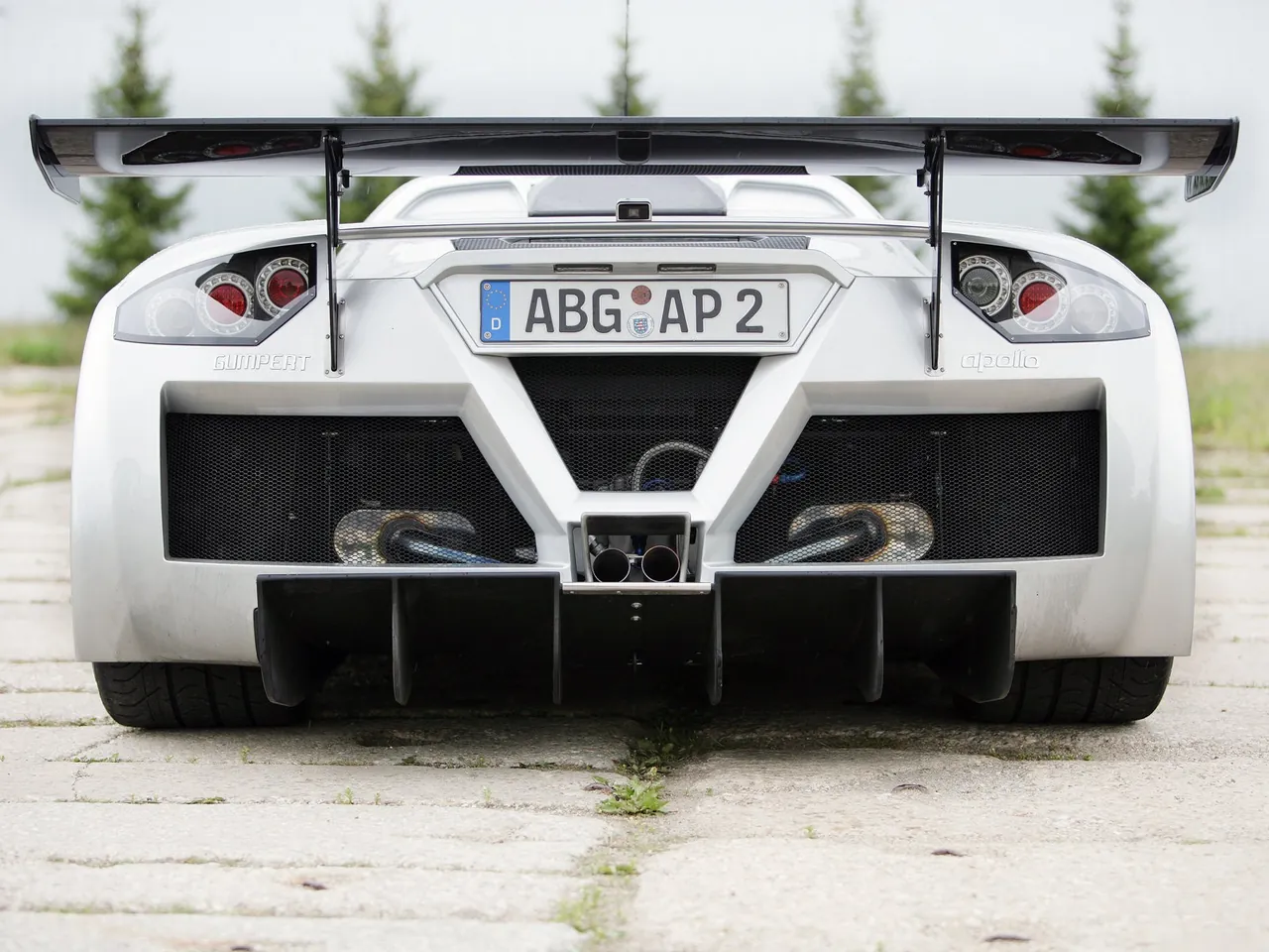 Gumpert Apollo (2008) – zezadu