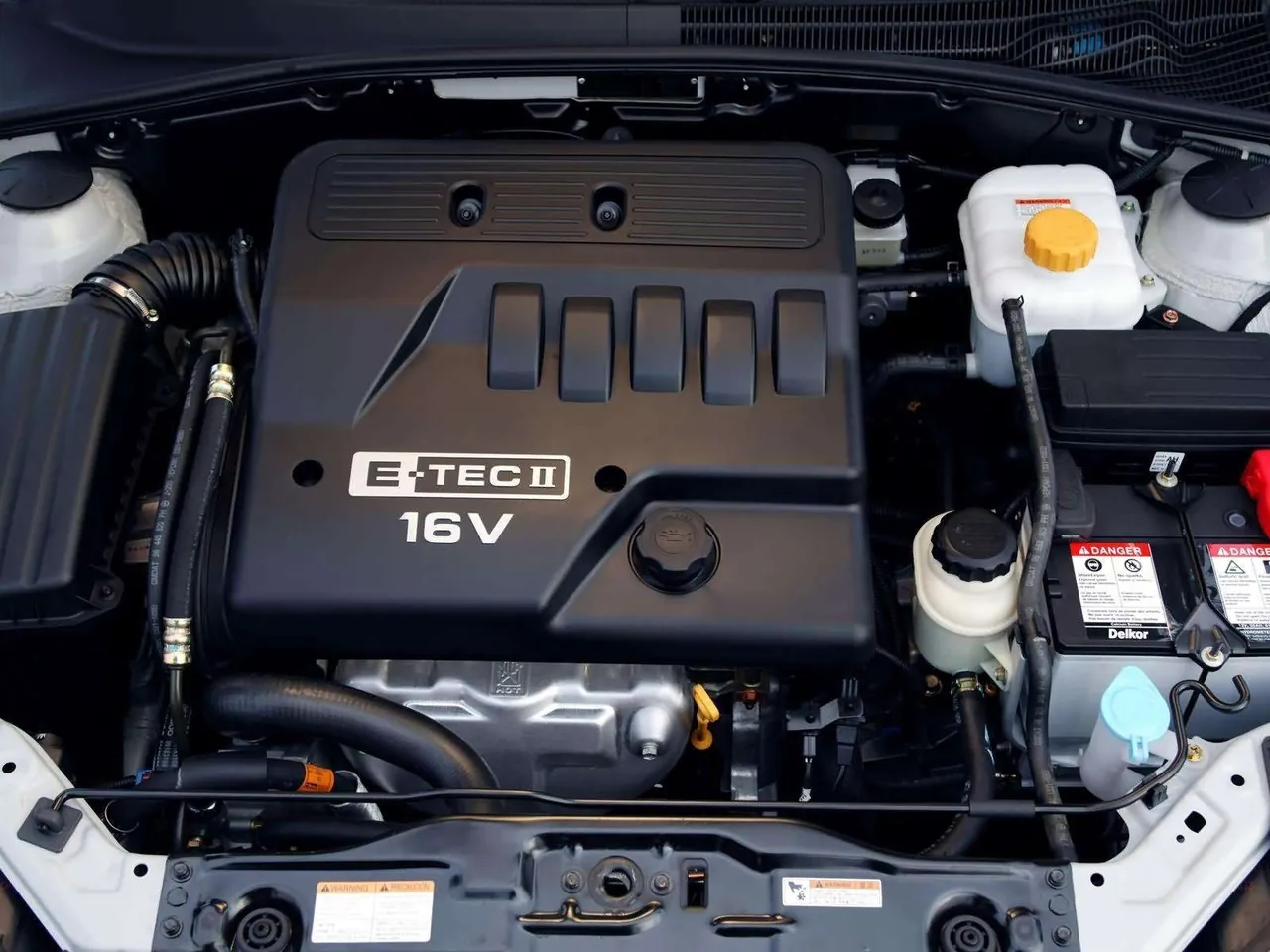 Daewoo Lacetti CDX (2004) – motorový prostor