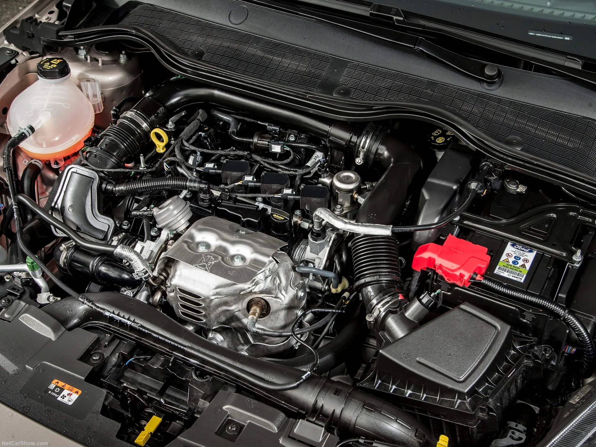 Ford Fiesta (2017) – motorový prostor