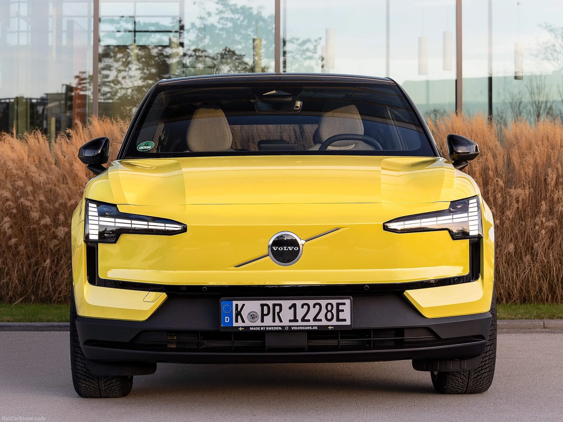 Volvo EX30 (2025) - Front