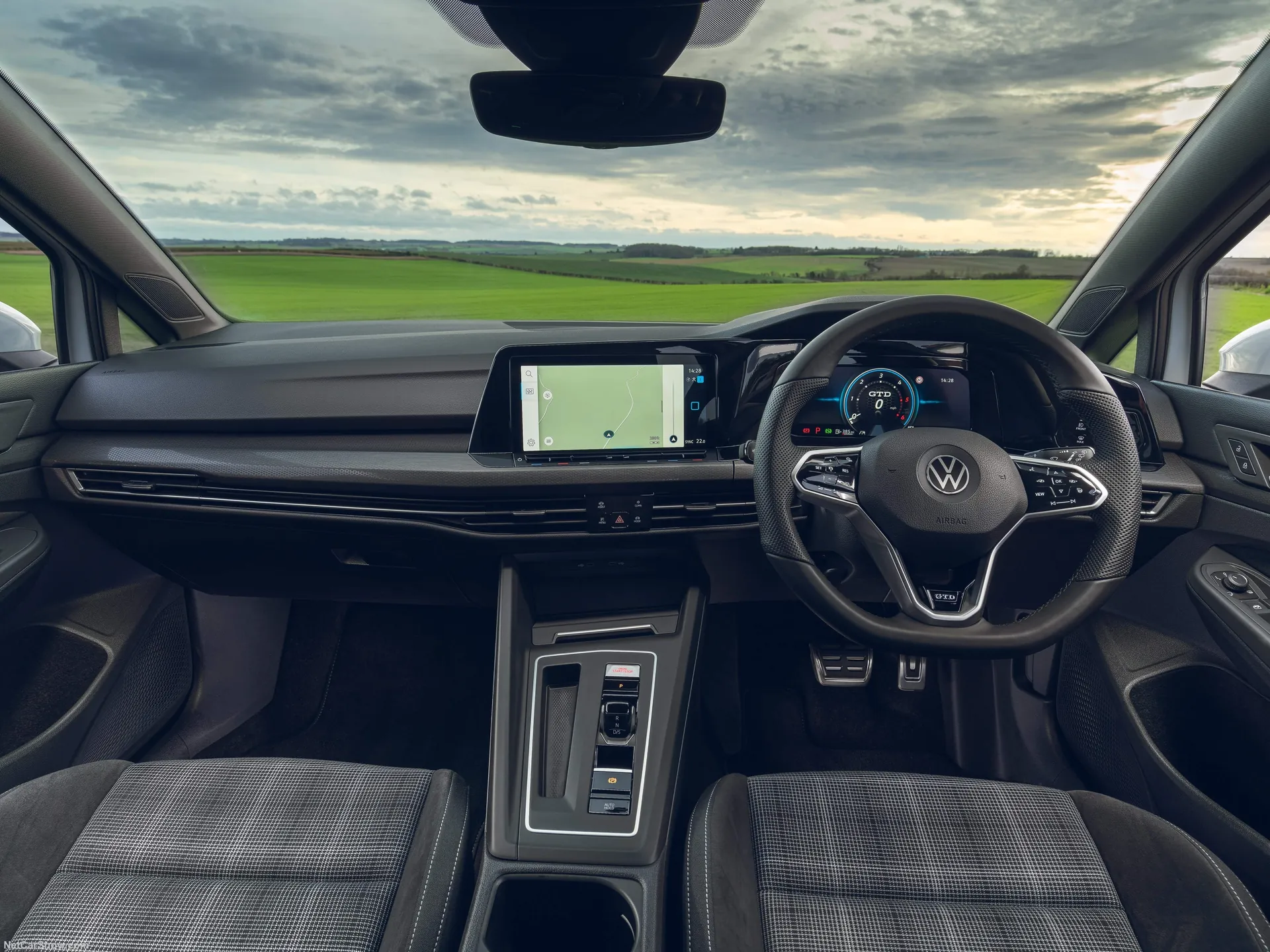 Volkswagen Golf GTD (2021) – interiér