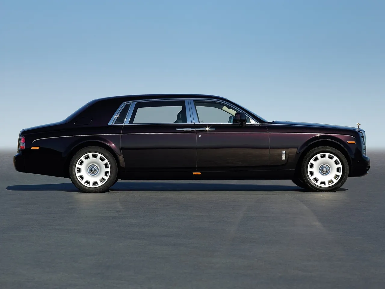Rolls-Royce Phantom Extended Wheelbase (2013) – boční profil