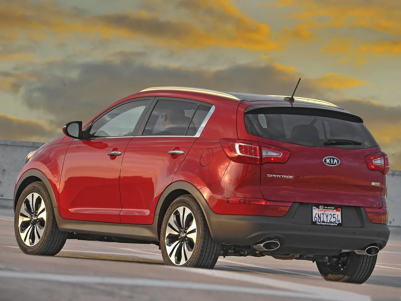 Kia Sportage SX (2011) – zadní tříčtvrteční pohled