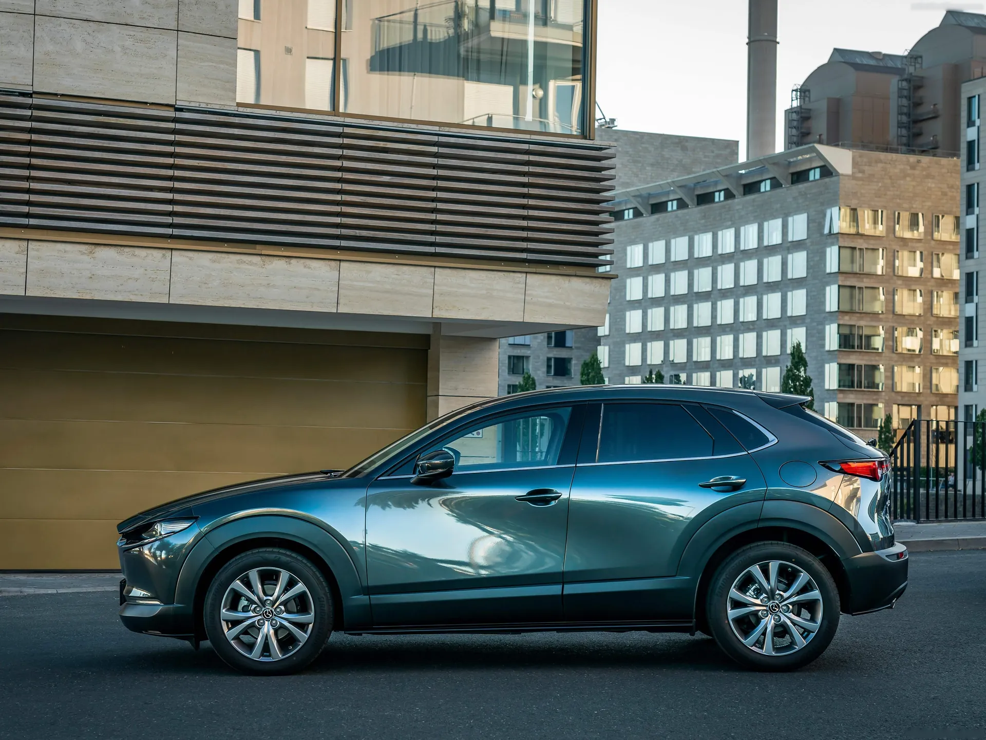 Mazda CX-30 (2020) – boční profil