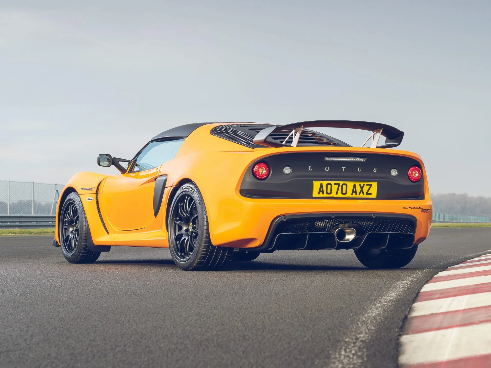 Lotus Exige Sport 390 Final Edition (2021) – zadní tříčtvrteční pohled