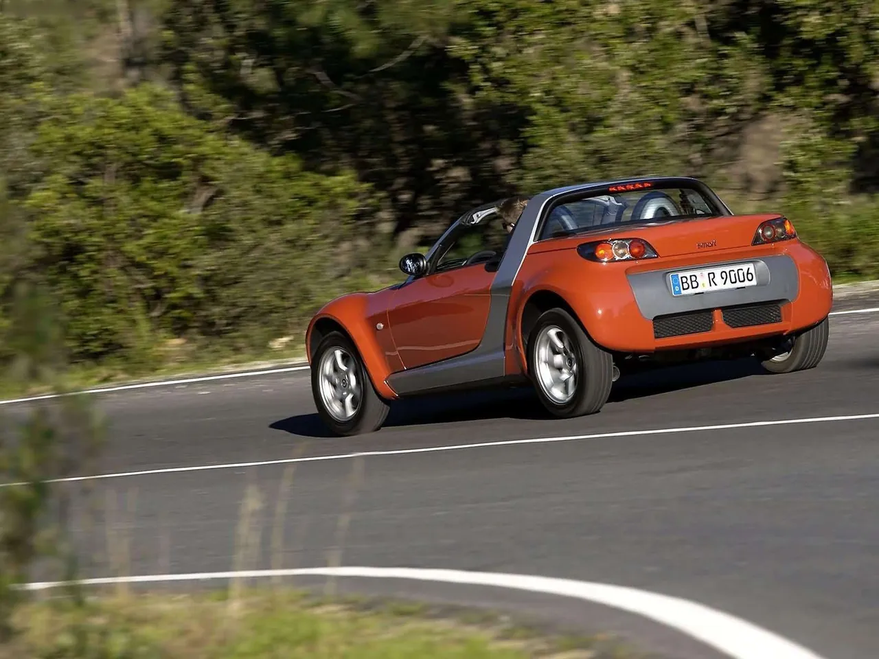 Smart Roadster (2003) – zadní tříčtvrteční pohled