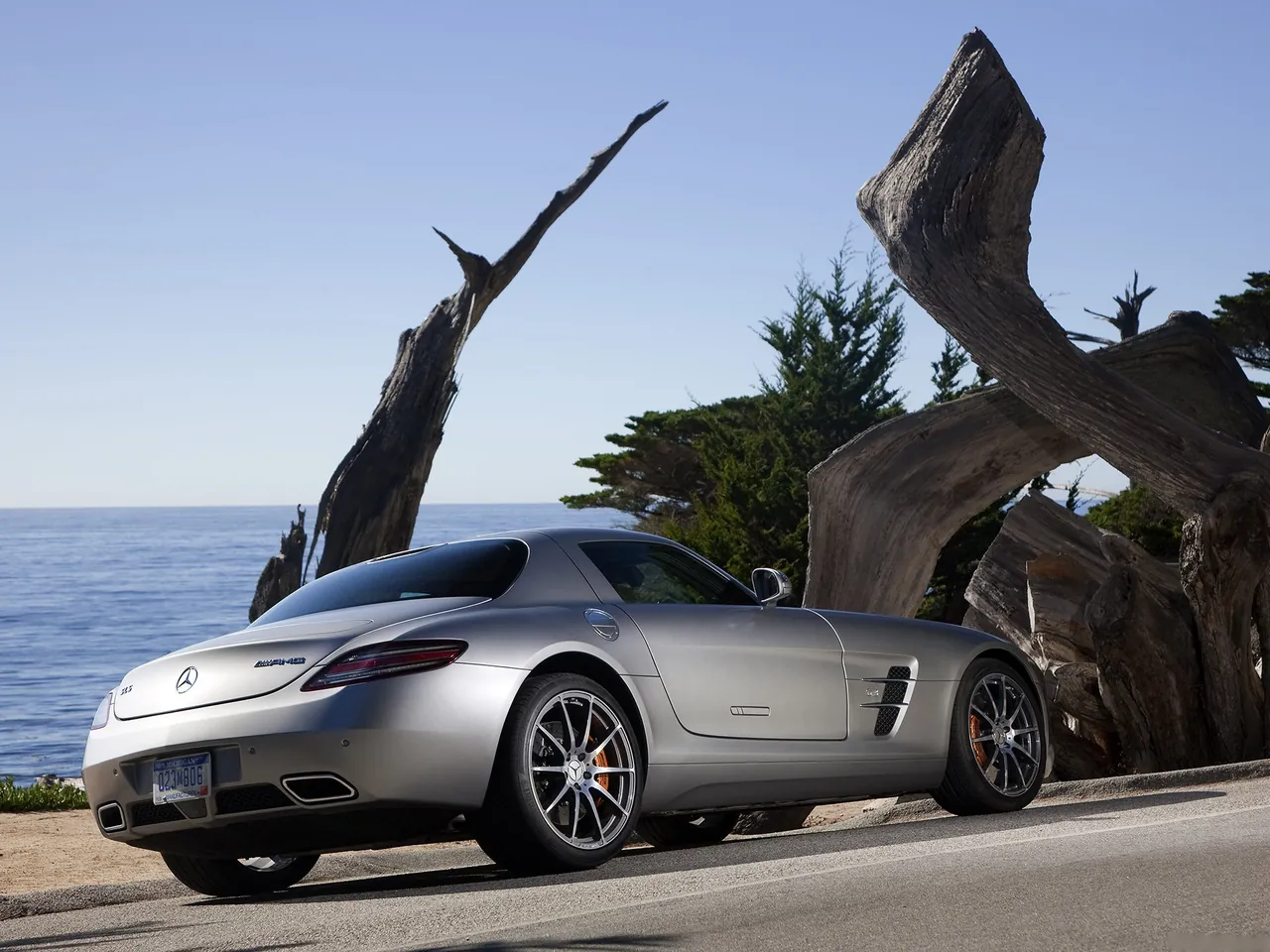 Mercedes-Benz SLS AMG [US] (2011) - Rear Three-Quarter