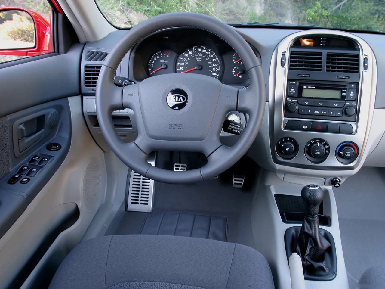 Kia Spectra5 (2006) – interiér