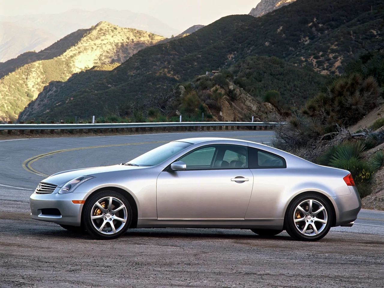 Infiniti G35 Sport Coupe (2003) – boční profil
