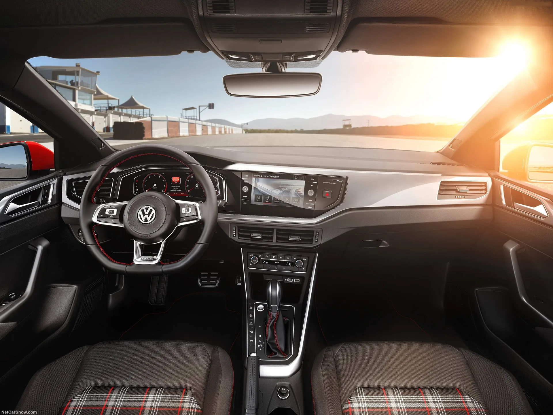Volkswagen Polo GTI (2018) - Interior