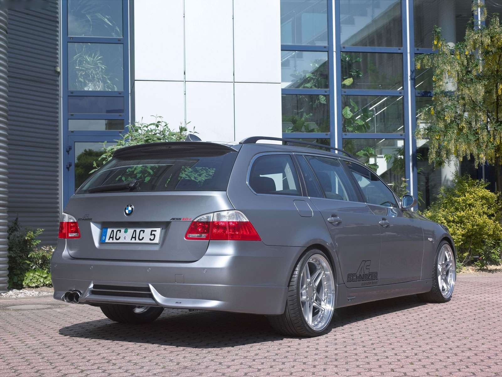 AC Schnitzer ACS5 5Series E61 Touring (2004) – zadní tříčtvrteční pohled